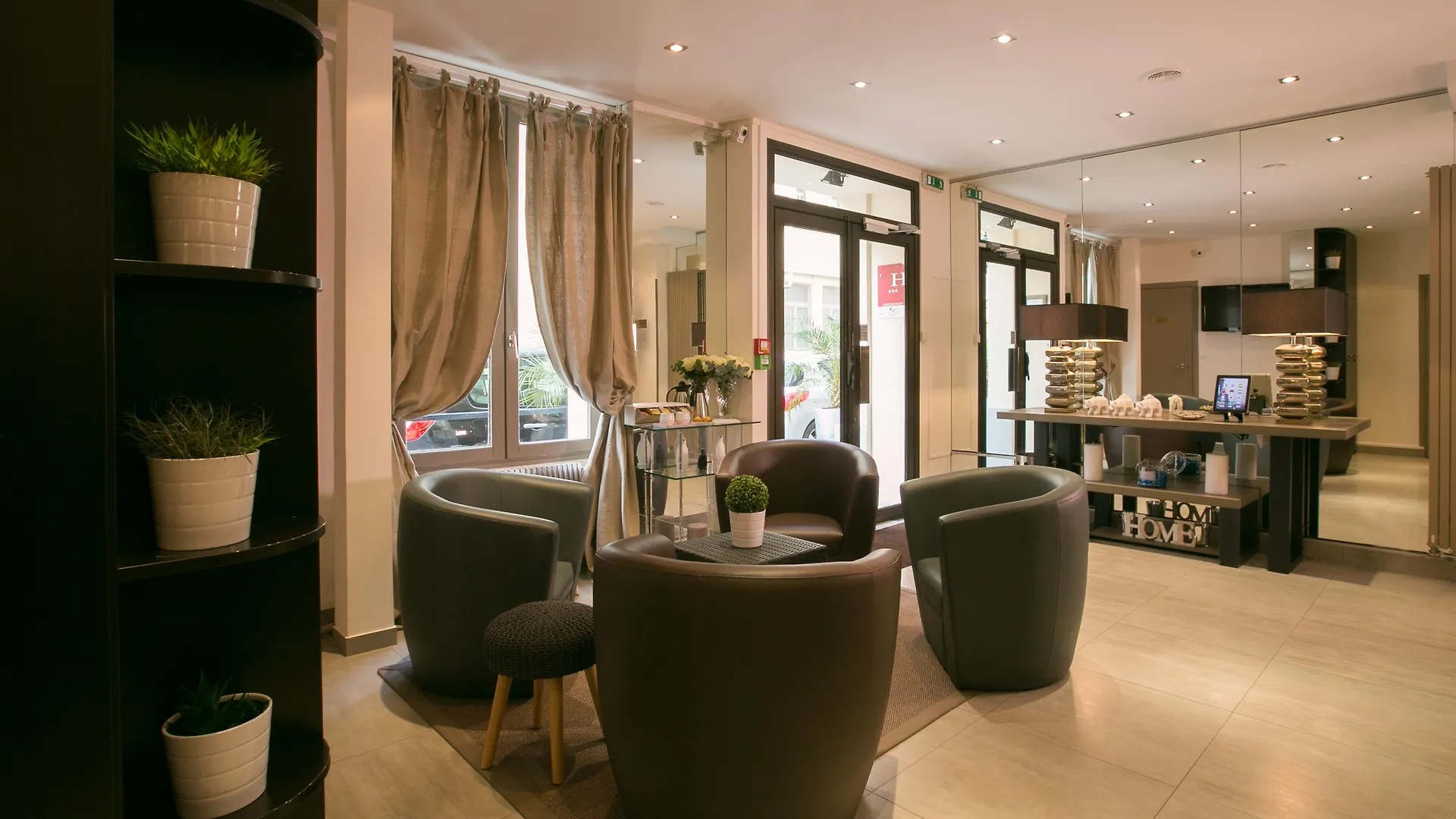 Alexandrine Opera Hotel