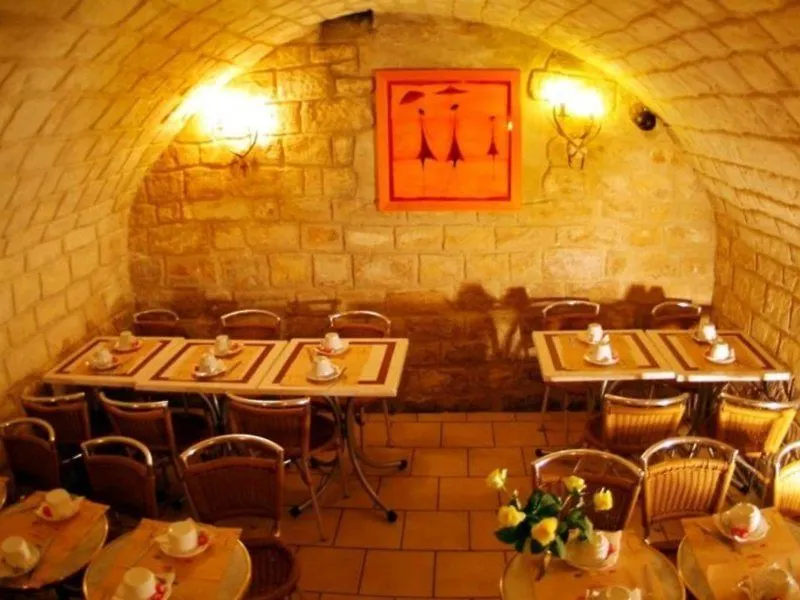 Alexandrine Opera Hotel